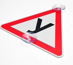 Авто- знак "У" на присоске 13