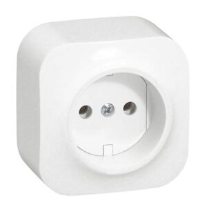 Розетка 1-м ОП QUTEO б/з 16А IP20 белая Leg  782210
