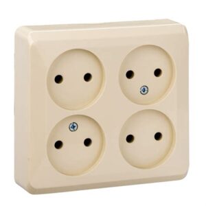 Розетка3-м ОП Этюд 16А б/з крем. SchE РА16-009К 401797