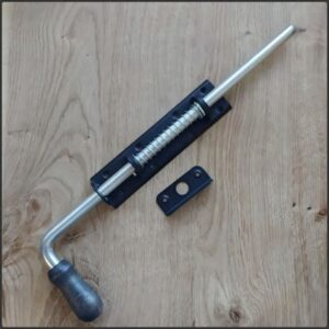 Засов с пружиной 400мм (черный) 14752